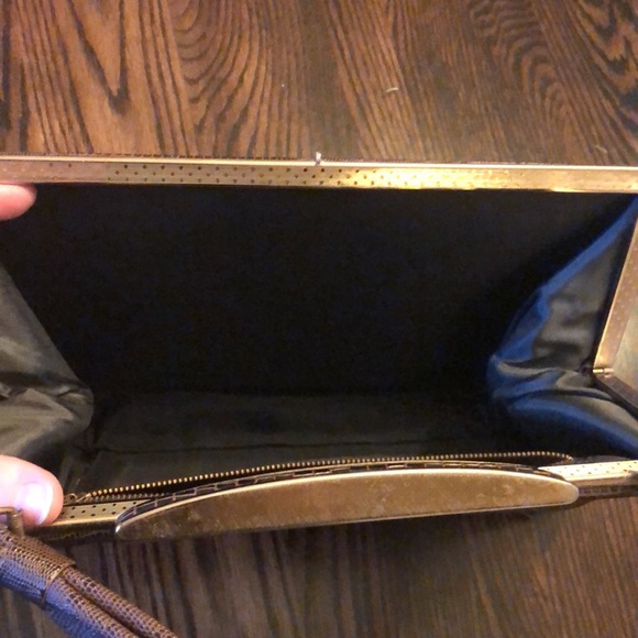 Pretty Dover Vintage Handbag - Picture 5 of 14